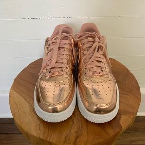 Nike AF1 Rose Gold
